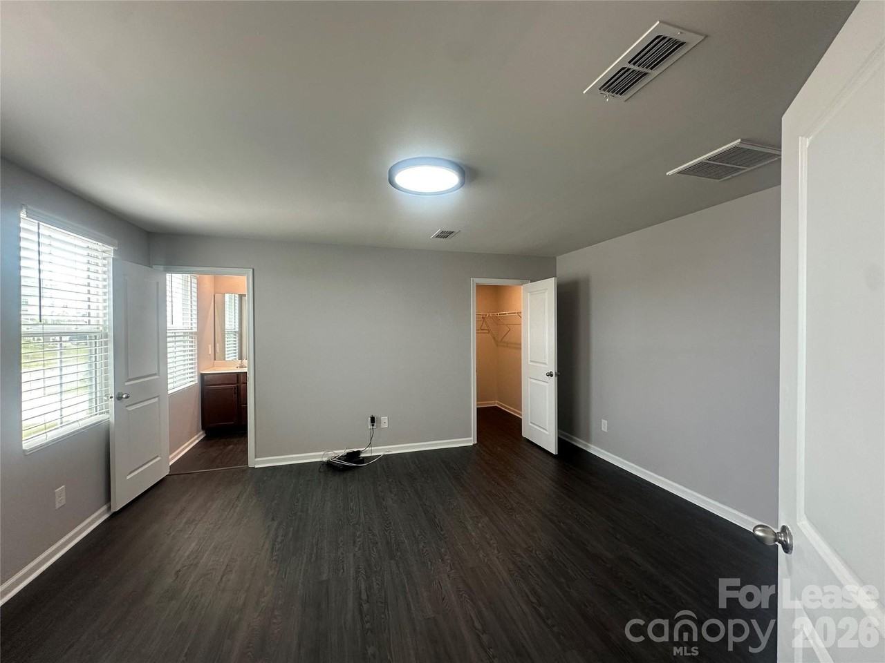 5014 Merwyn Ave - Photo 5 of 16