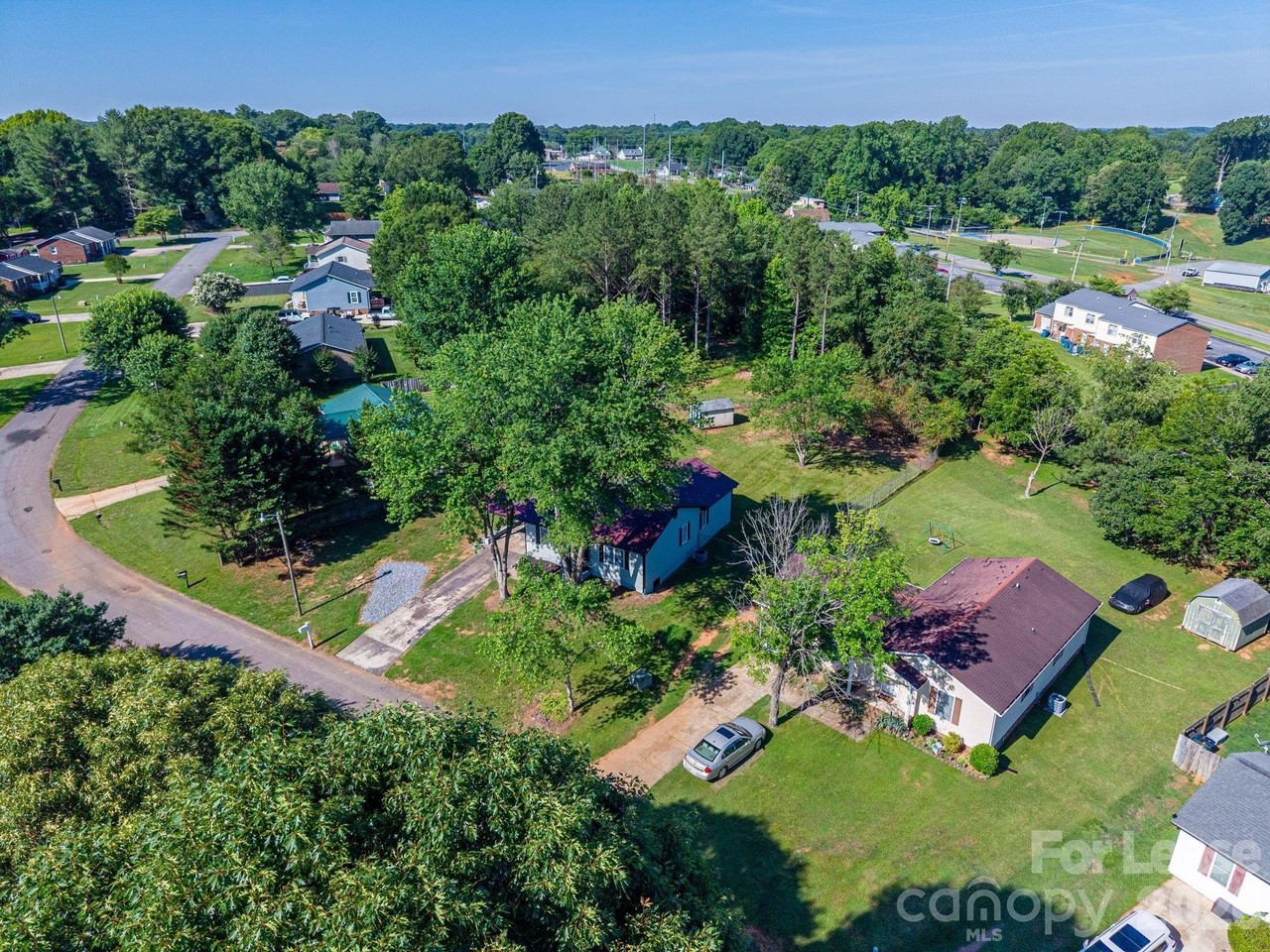 412 Forest Dr - Photo 4 of 33