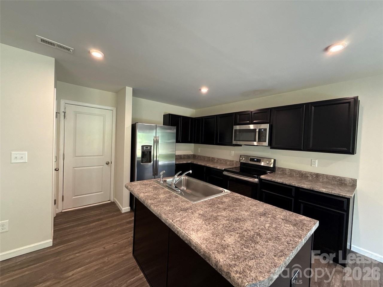 4208 Bowline Dr - Photo 5 of 17