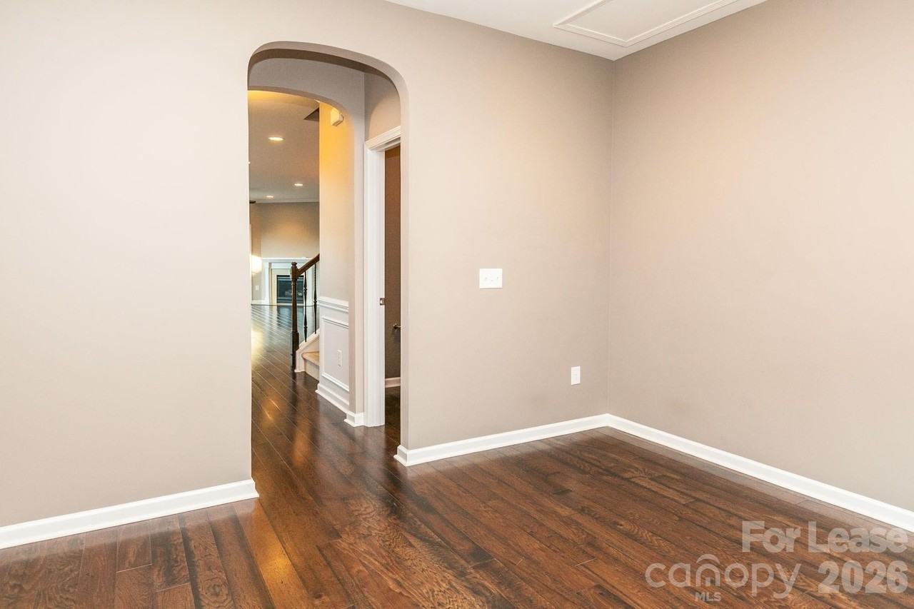 5818 Glenmore Garden Dr - Photo 5 of 34