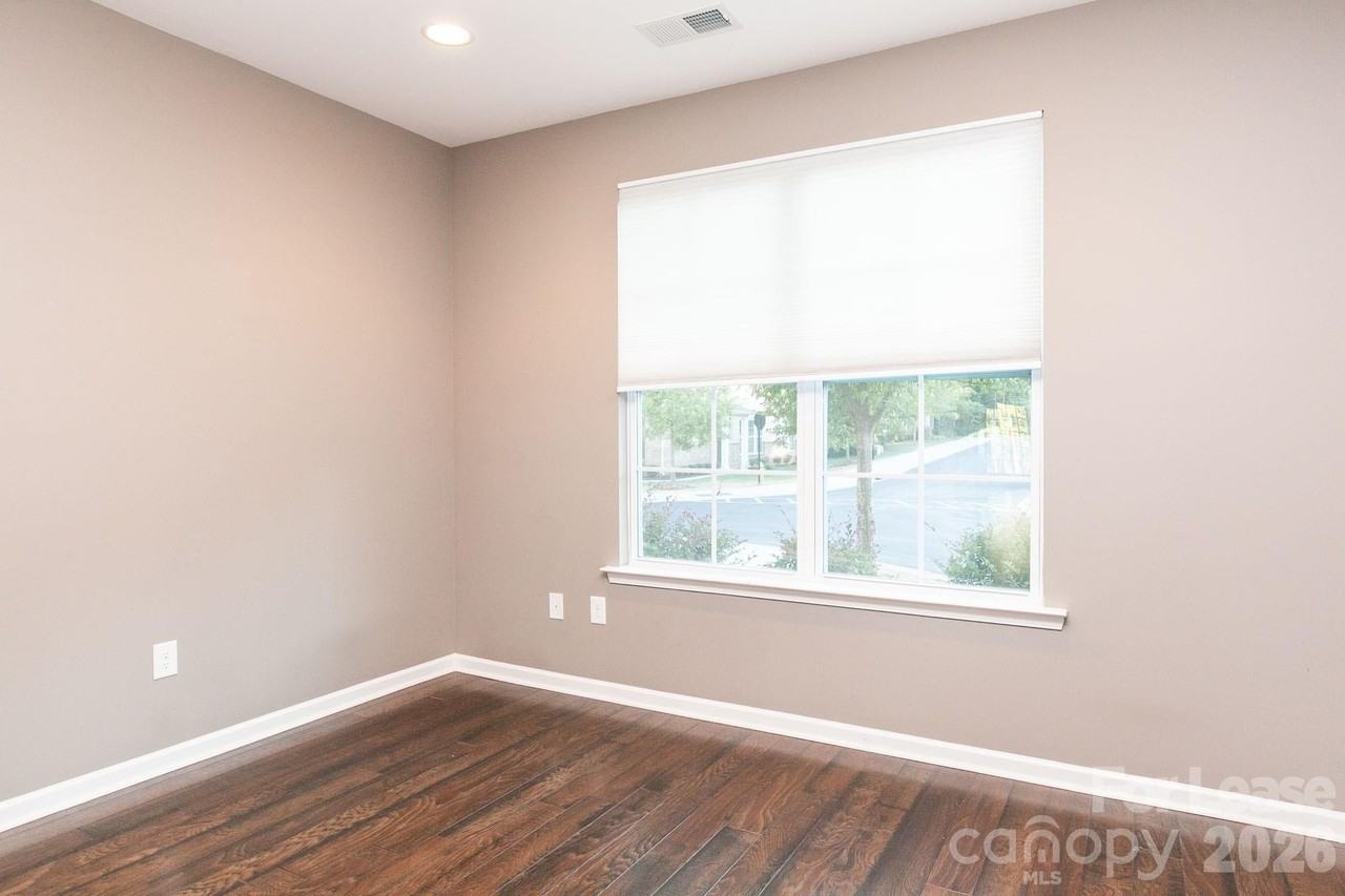 5818 Glenmore Garden Dr - Photo 7 of 34