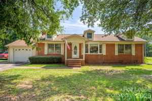 featured image of 218 S Plantation Rd