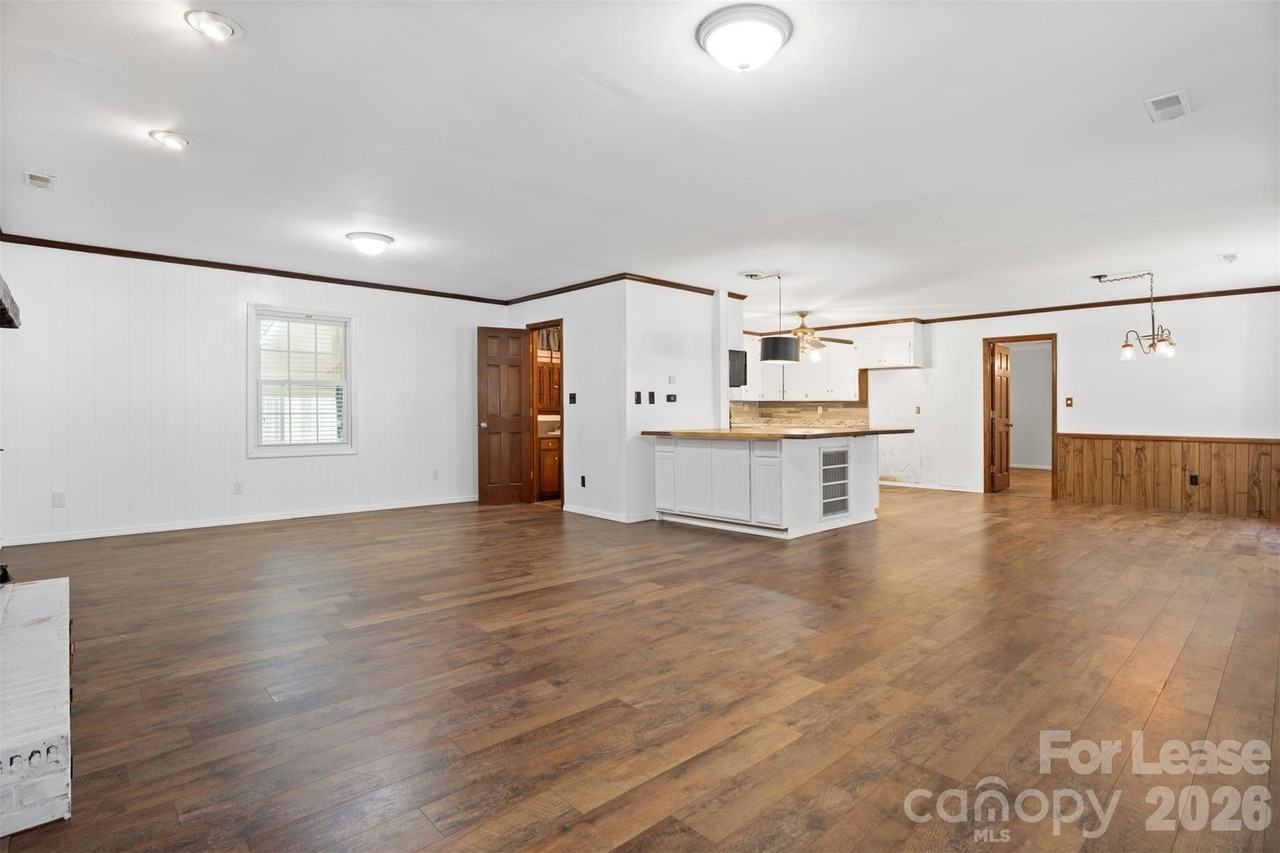 218 S Plantation Rd - Photo 4 of 27