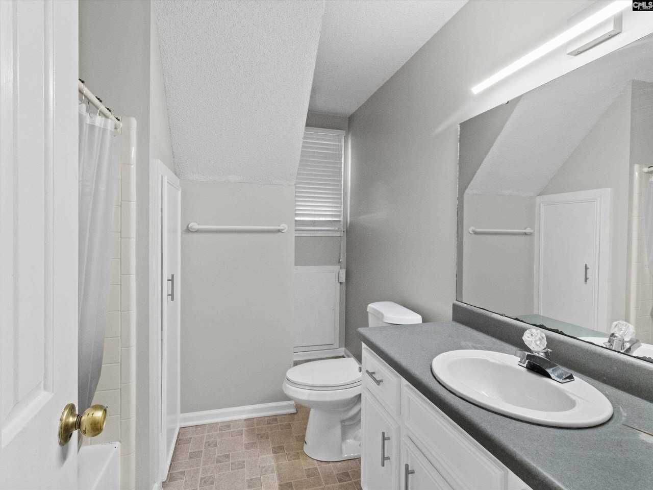 42 Halton Ct - Photo 4 of 22