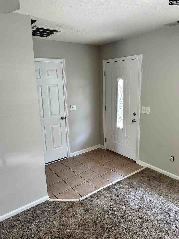 122 Curvewood Rd - Photo 4 of 46