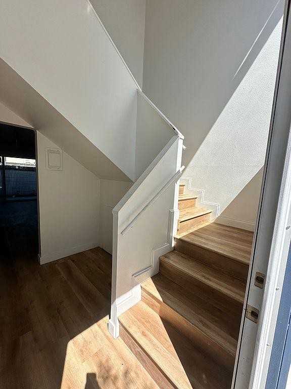 21125 Saticoy St - Photo 4 of 8