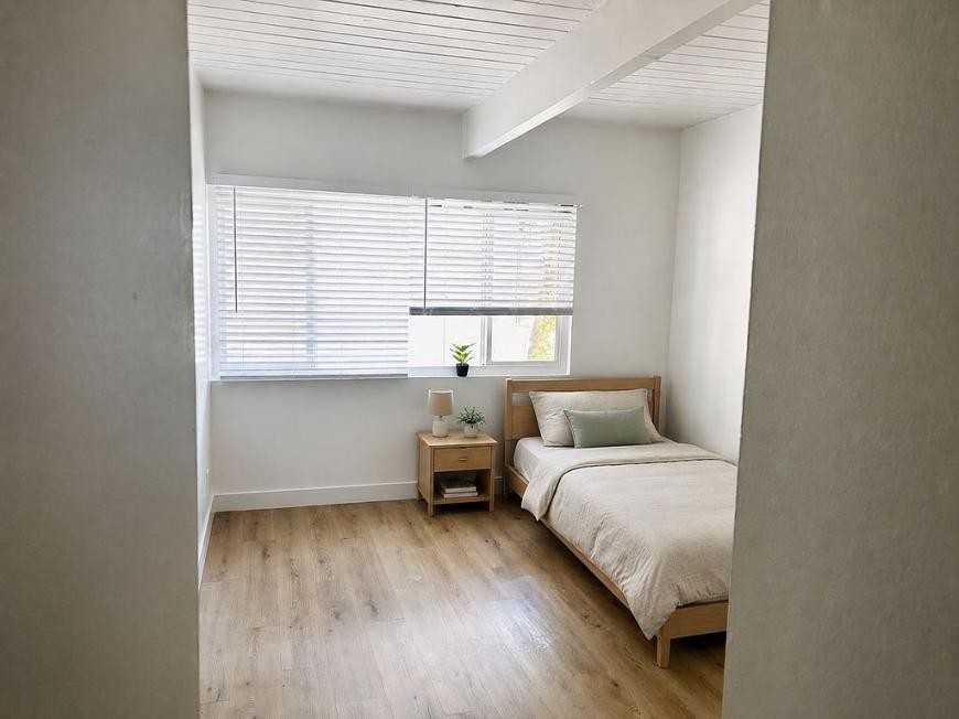 21125 Saticoy St - Photo 5 of 8