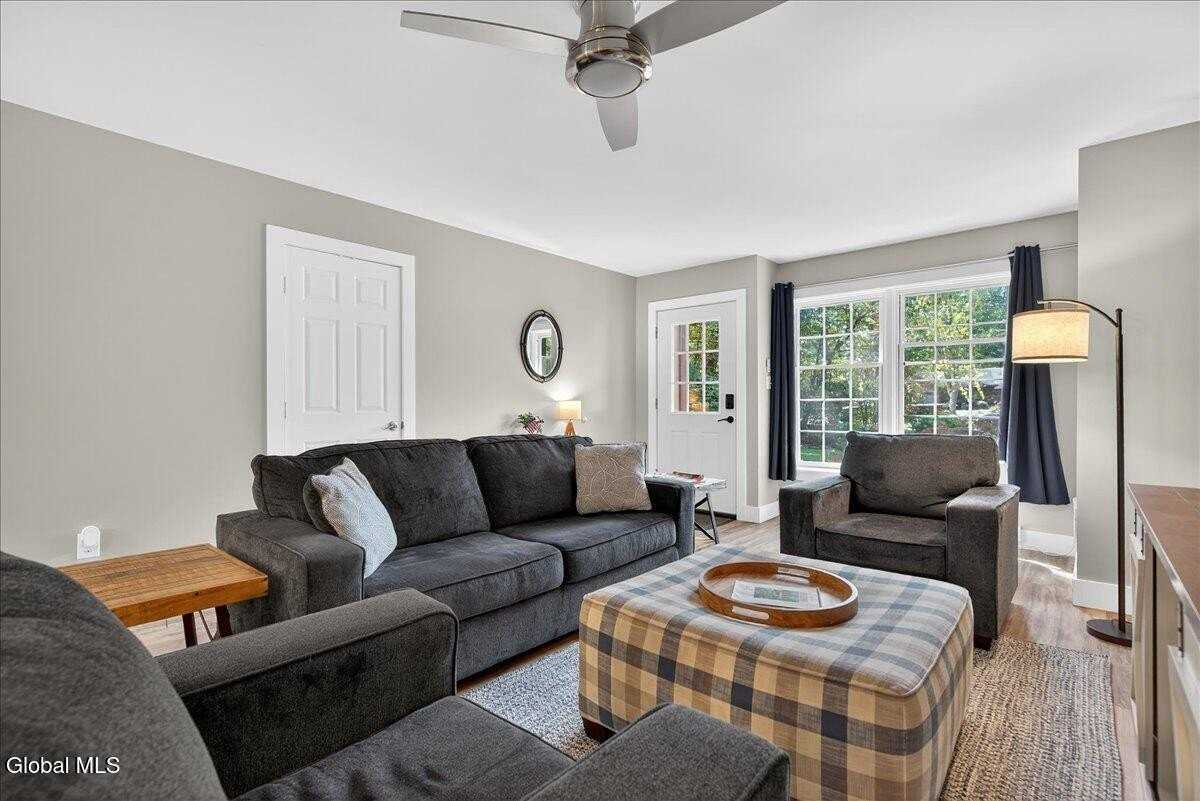 7 James Ct #B - Photo 6 of 29
