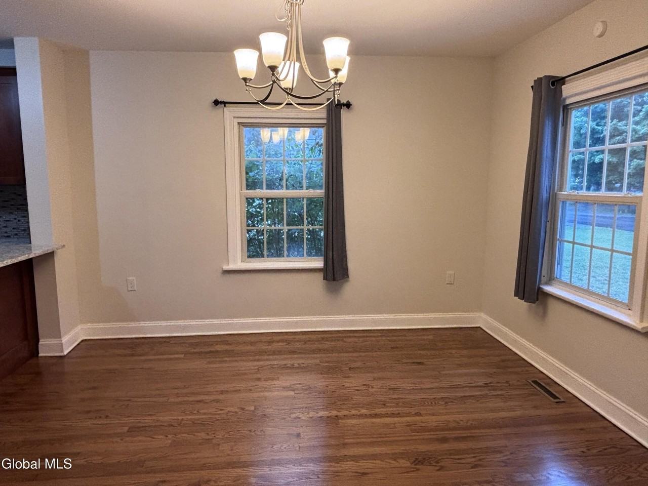 1422 Regent St - Photo 4 of 20