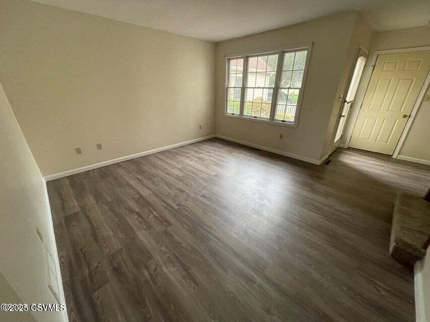 517 Meadow Ln - Photo 2 of 9