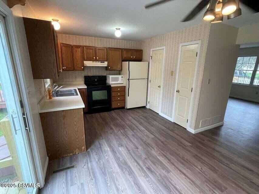 517 Meadow Ln - Photo 3 of 9