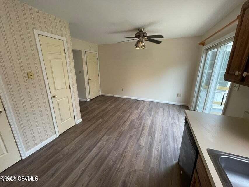 517 Meadow Ln - Photo 4 of 9