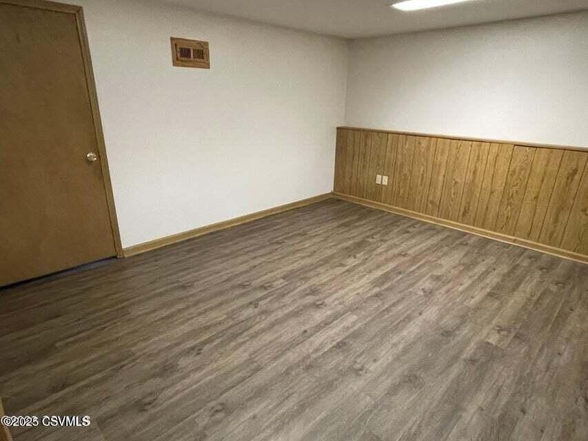 517 Meadow Ln - Photo 5 of 9