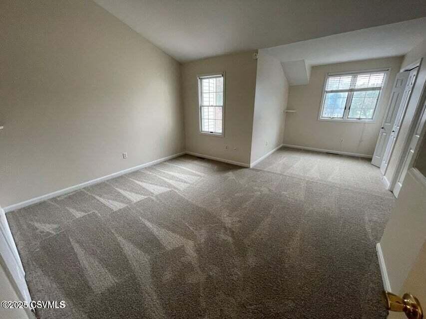 517 Meadow Ln - Photo 7 of 9