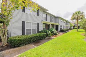 featured image of 2494 Etiwan Ave #3C