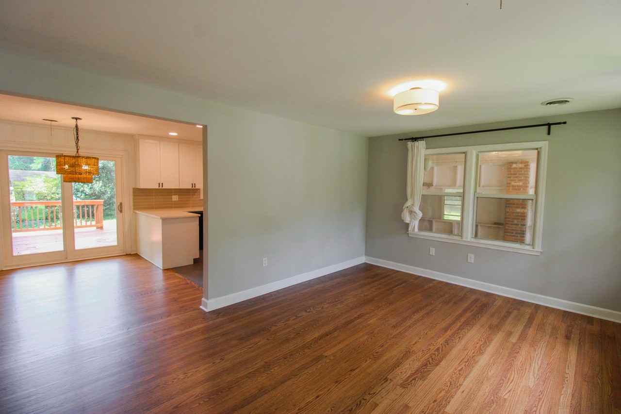 927 Holly Ct - Photo 2 of 22