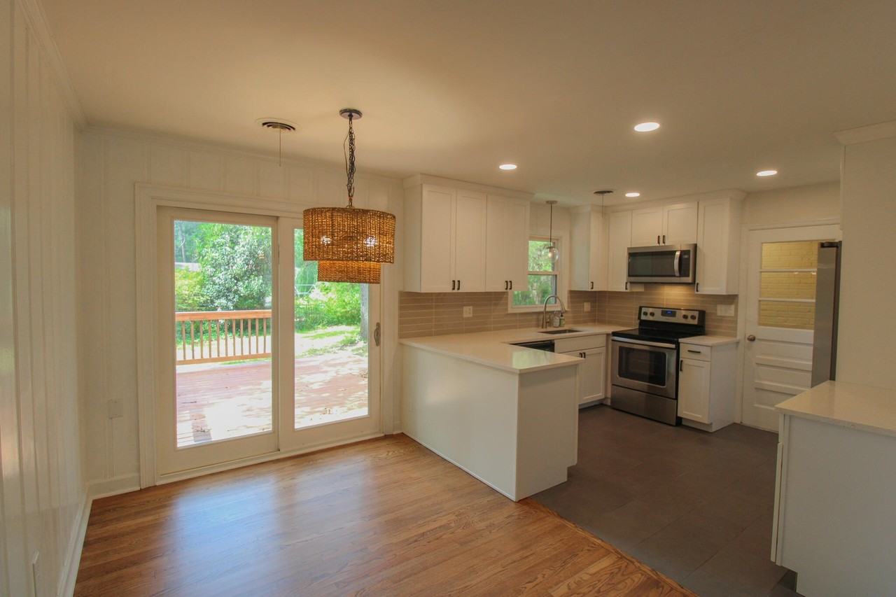 927 Holly Ct - Photo 4 of 22