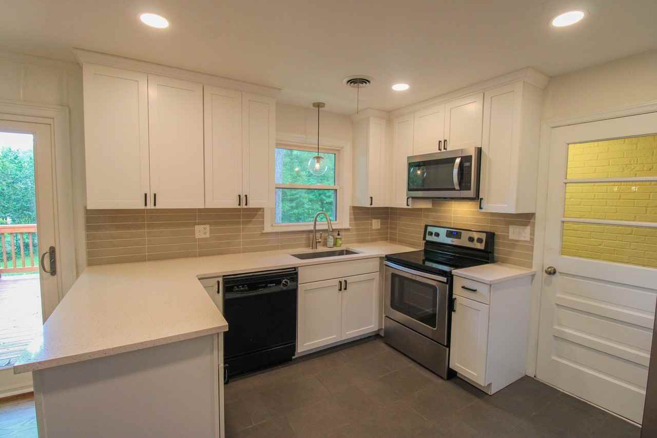 927 Holly Ct - Photo 6 of 22