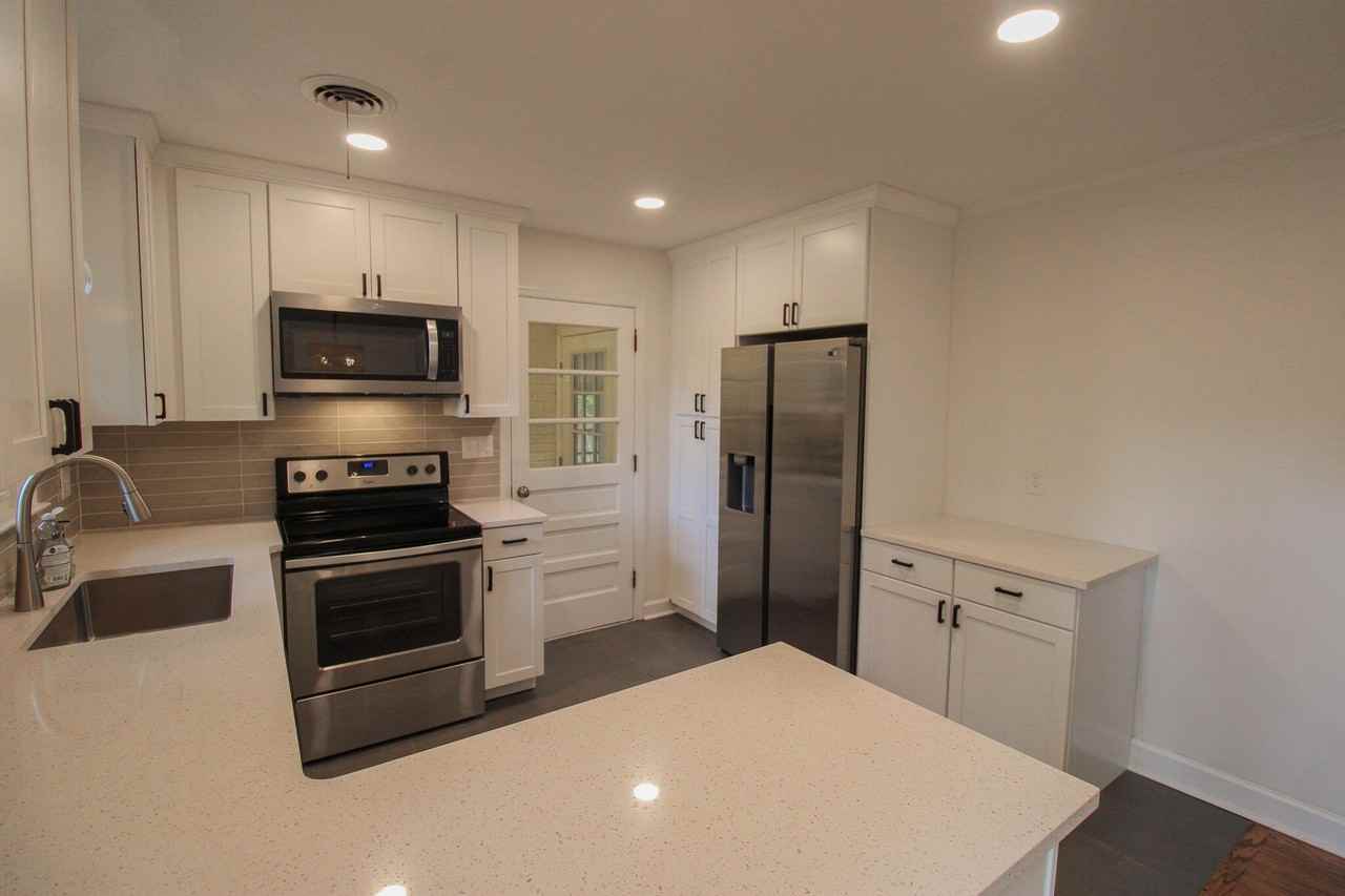 927 Holly Ct - Photo 7 of 22