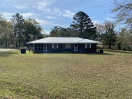 featured image of 557 Taylor Pond Rd