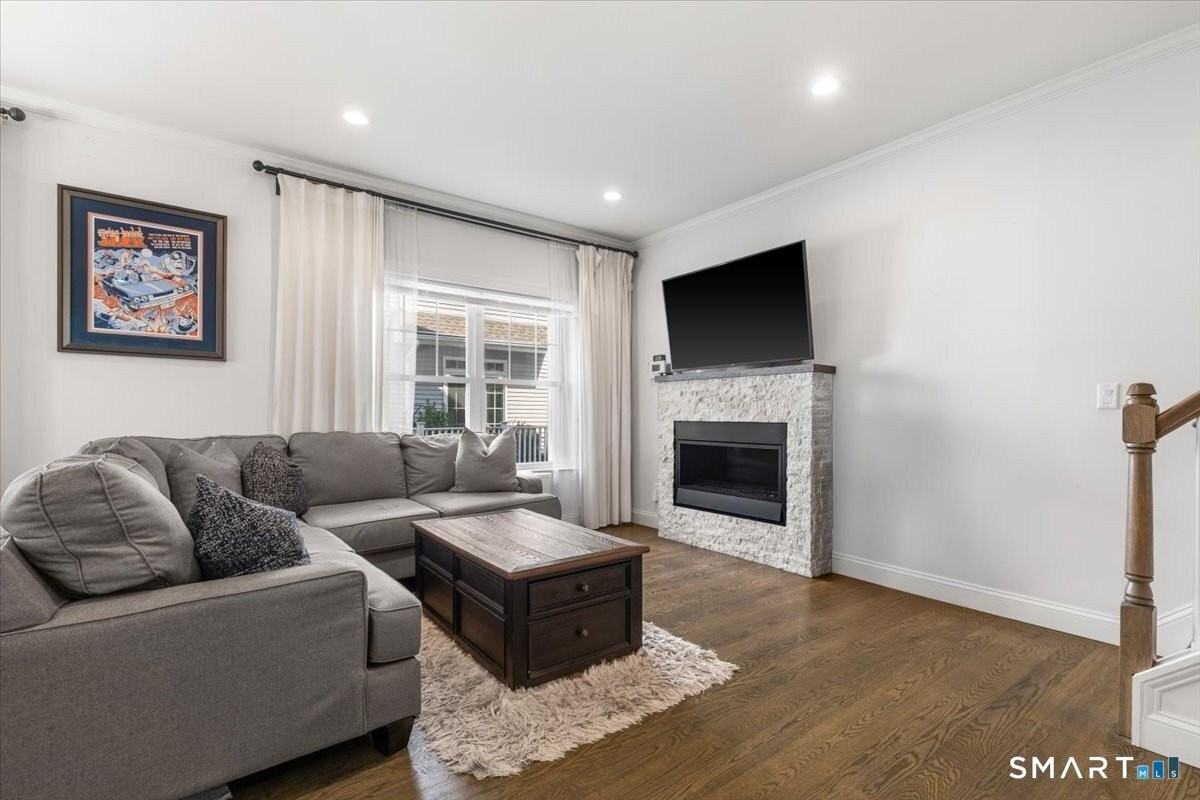 175 West Ave #8 - Photo 6 of 20
