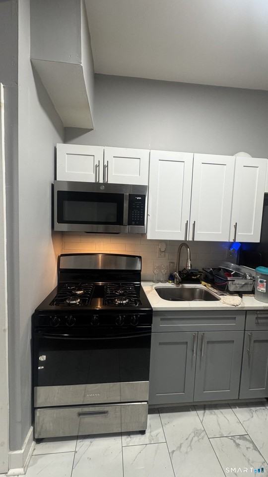 148 Rosette St #1F