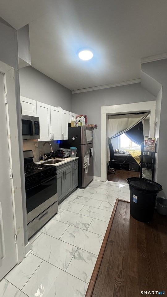 148 Rosette St #1F - Photo 2 of 9