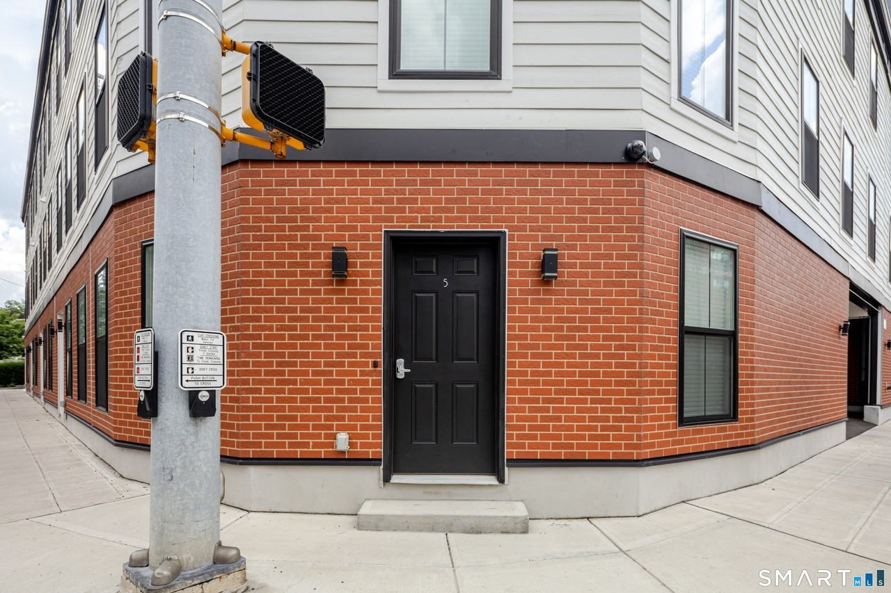 1385 Washington Blvd #5 - Photo 2 of 35