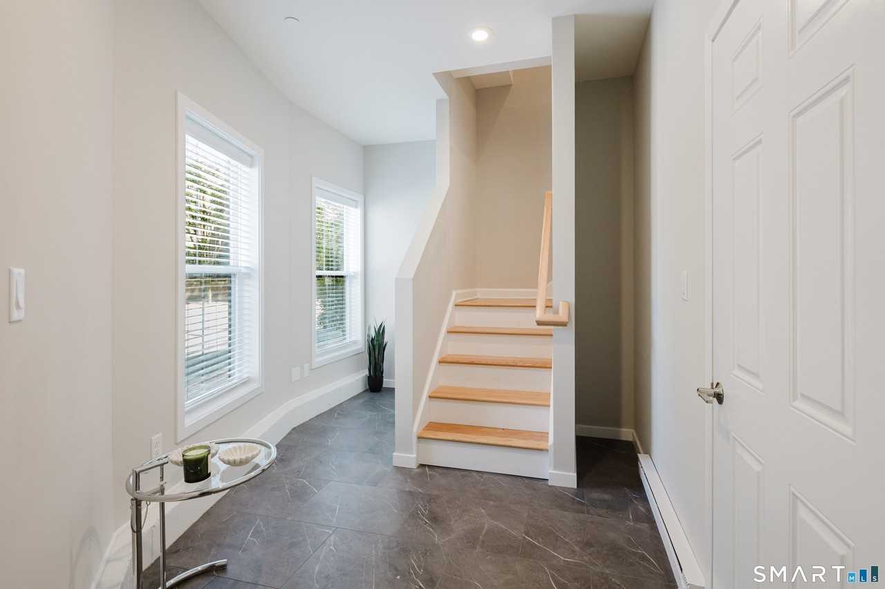 1385 Washington Blvd #5 - Photo 5 of 35
