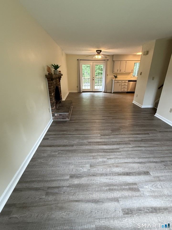 137 W Bridge St - Photo 3 of 17