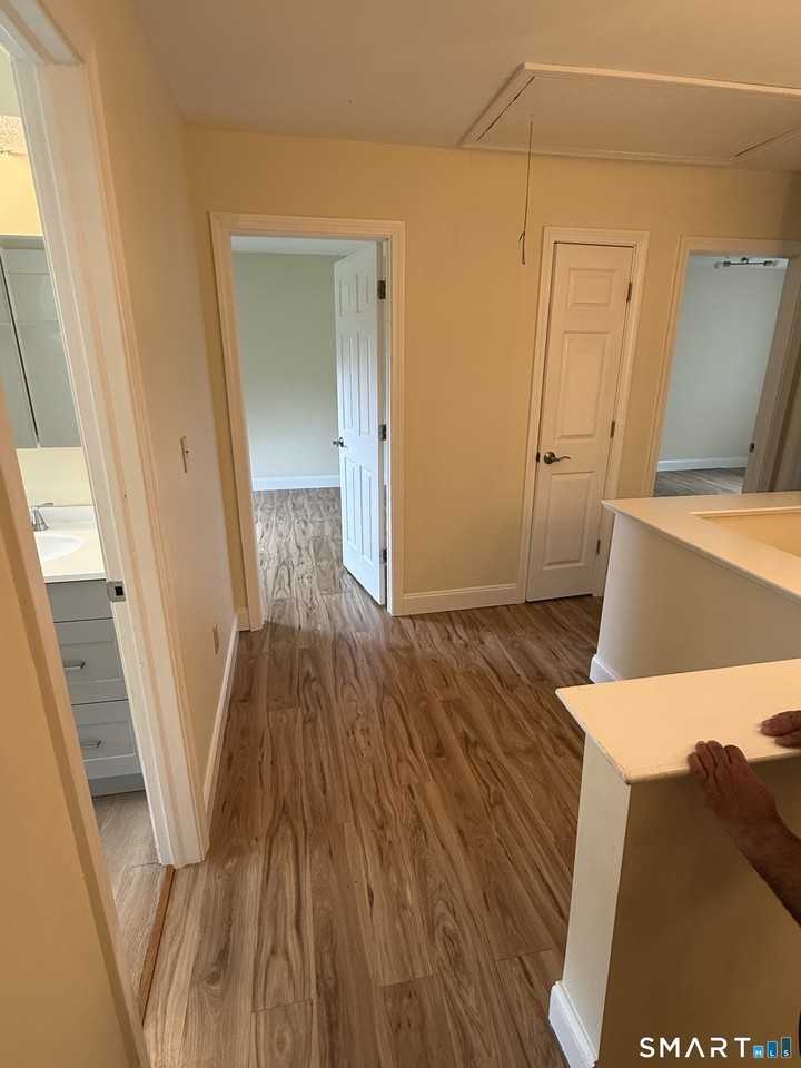 137 W Bridge St - Photo 5 of 17