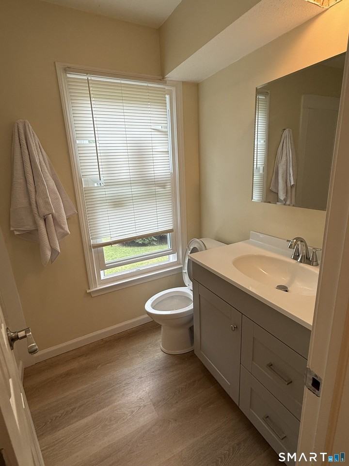 137 W Bridge St - Photo 6 of 17