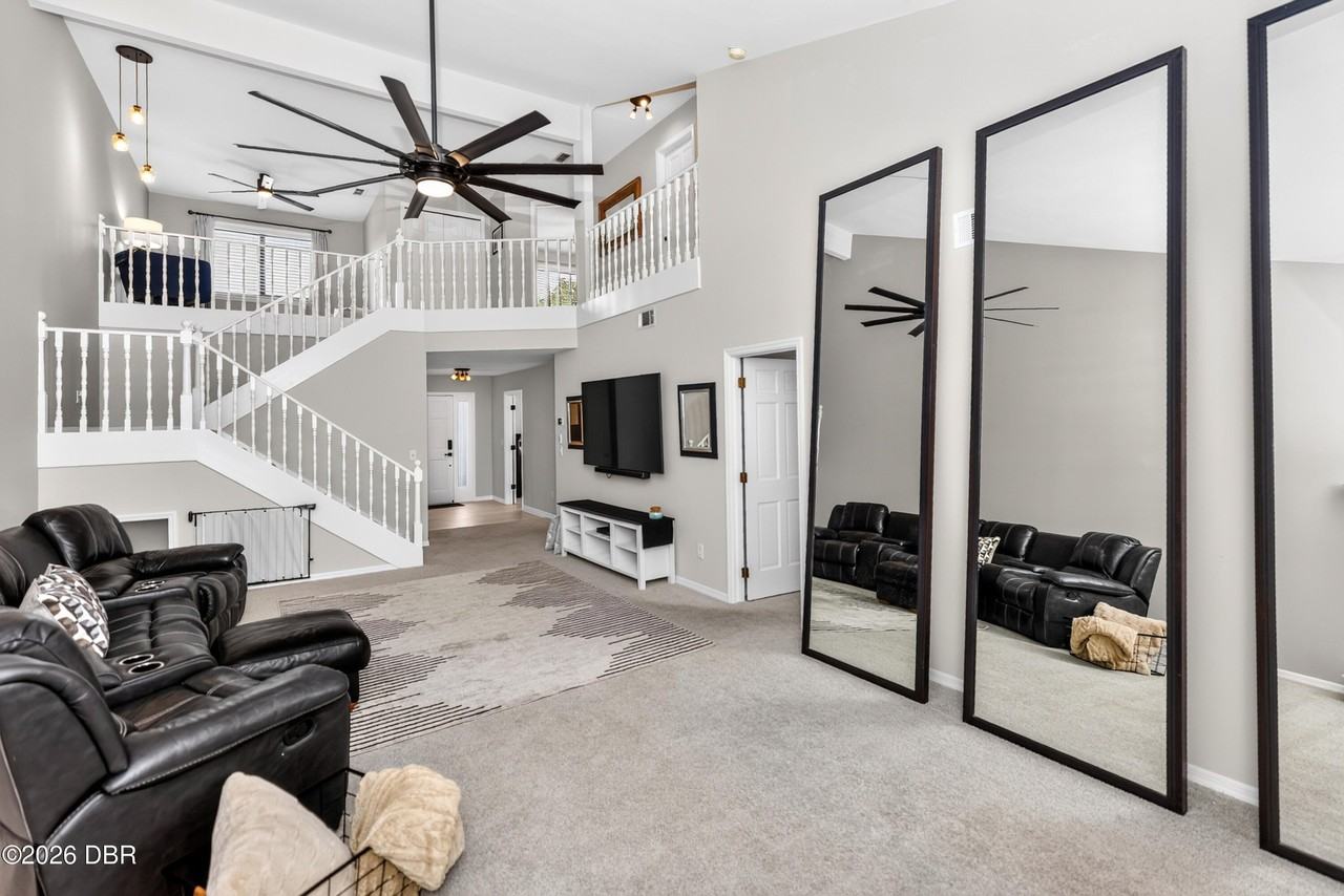 172 Deer Lake Cir - Photo 4 of 50