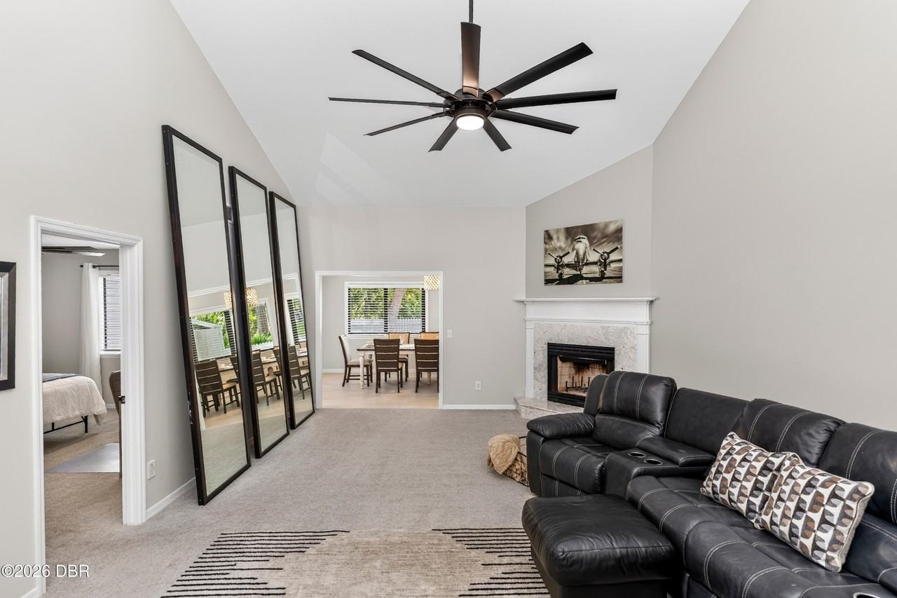 172 Deer Lake Cir - Photo 5 of 50