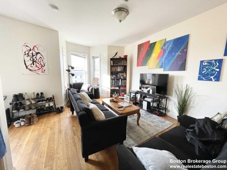 157 Marcella St - Photo 5 of 10