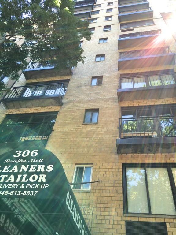306 Mott St - Photo 7 of 8