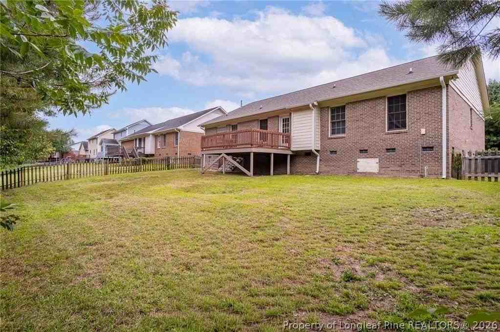 402 Roundtree Dr - Photo 5 of 41