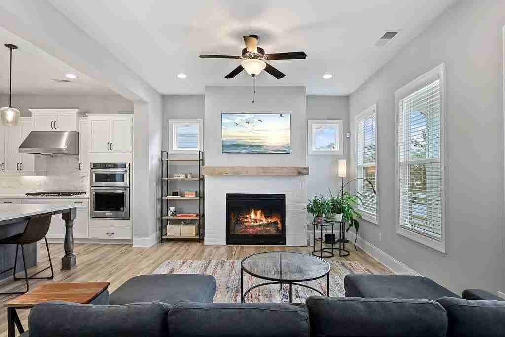 2018 Cobblestone Way - Photo 3 of 35