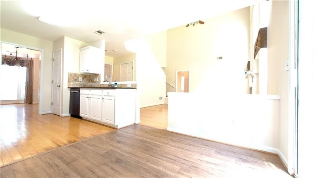 135 Friars Head Dr - Photo 6 of 36