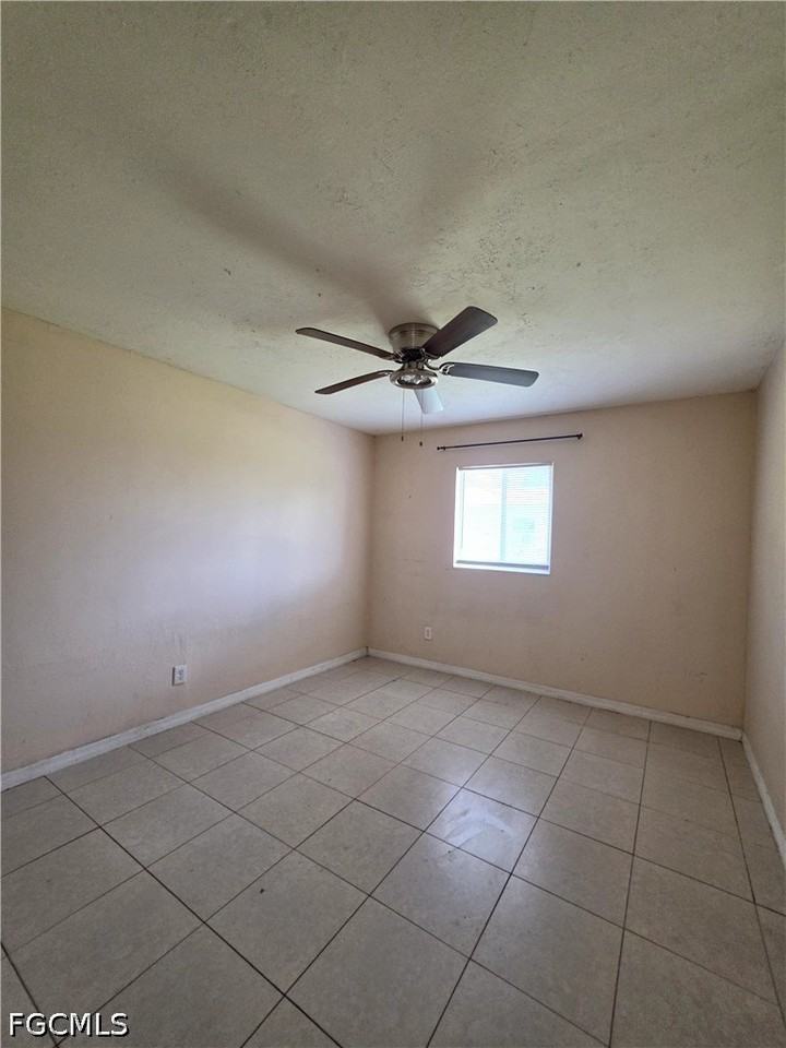 5546 6th Ave - Photo 6 of 12