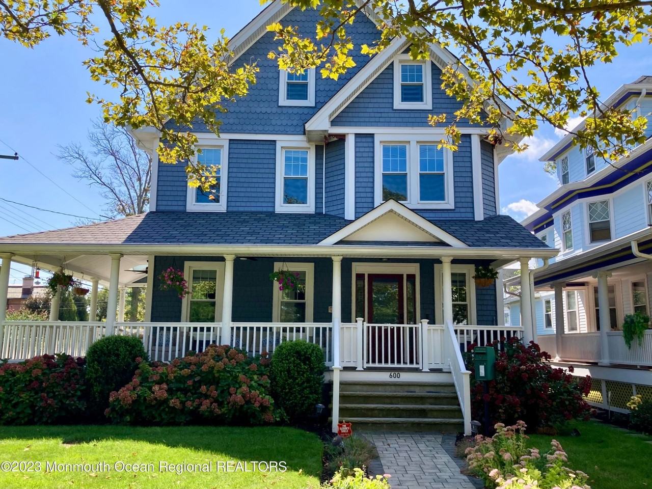 600 6th Ave