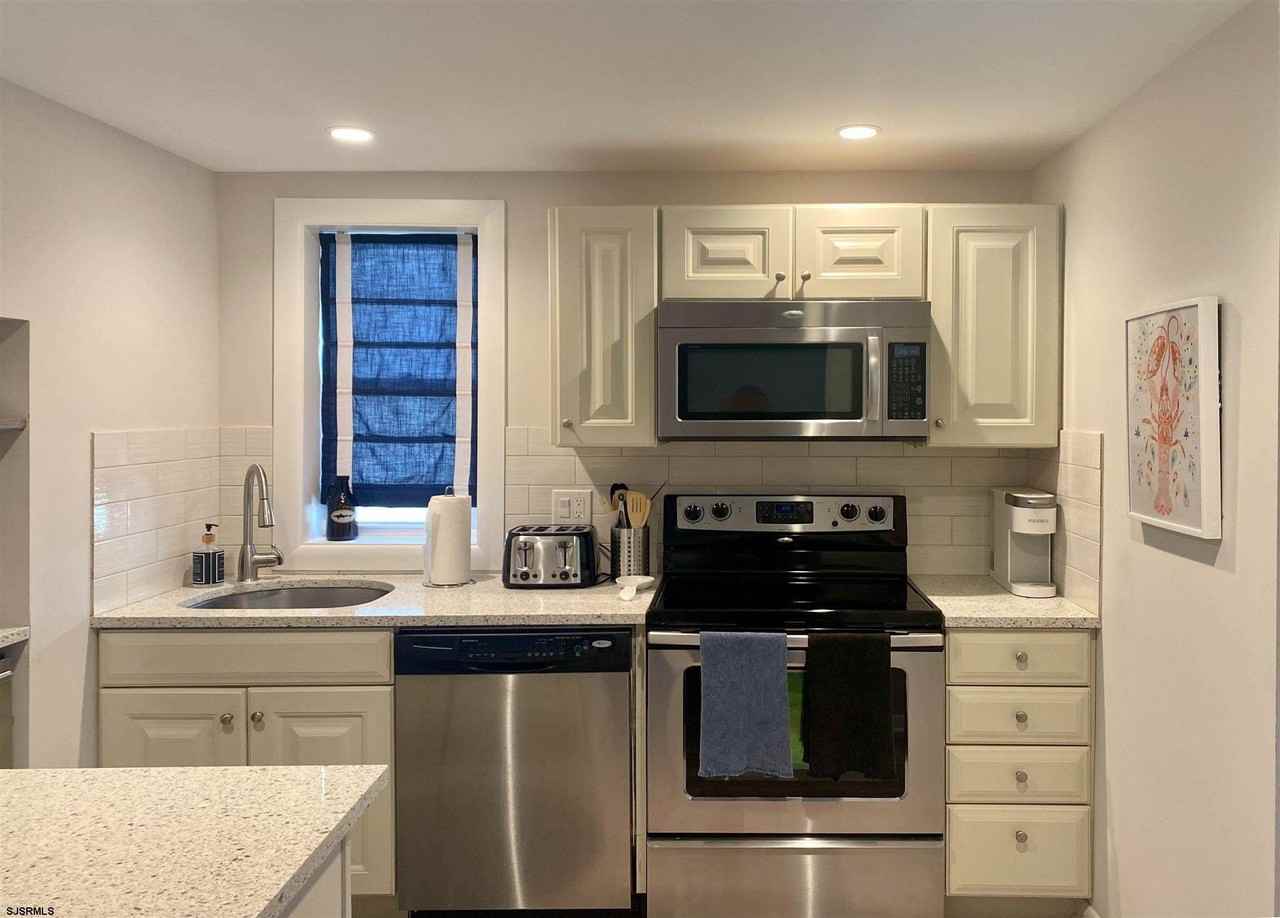 107 N Newark Ave - Photo 4 of 17