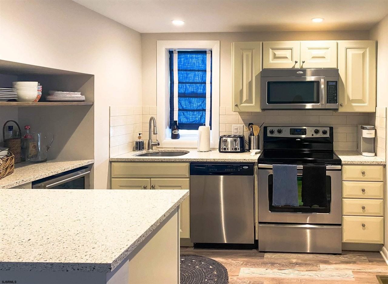 107 N Newark Ave - Photo 5 of 17
