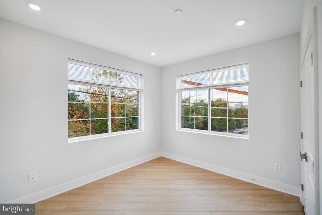 646 N 32nd St - Photo 4 of 14
