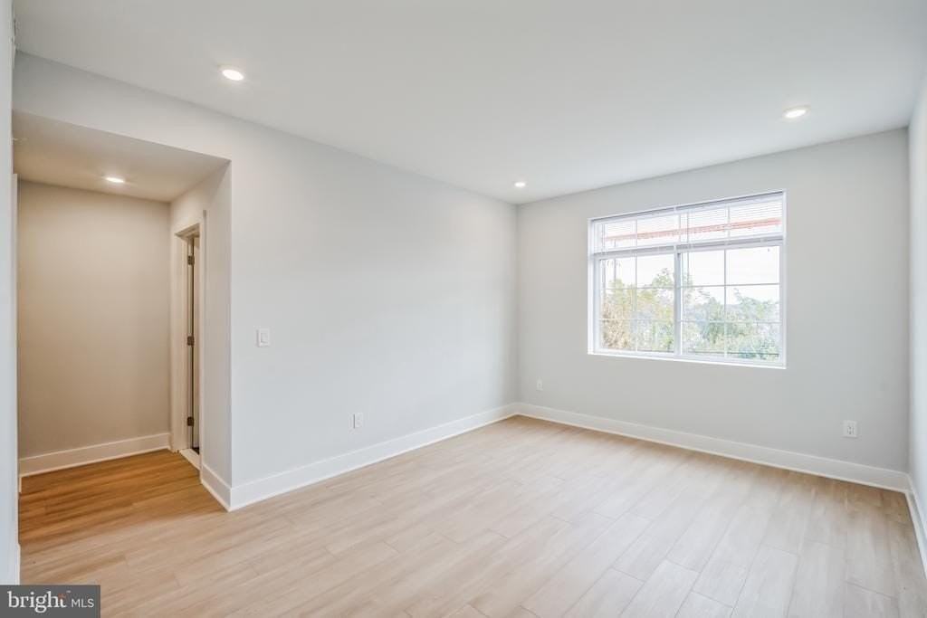 646 N 32nd St - Photo 7 of 14