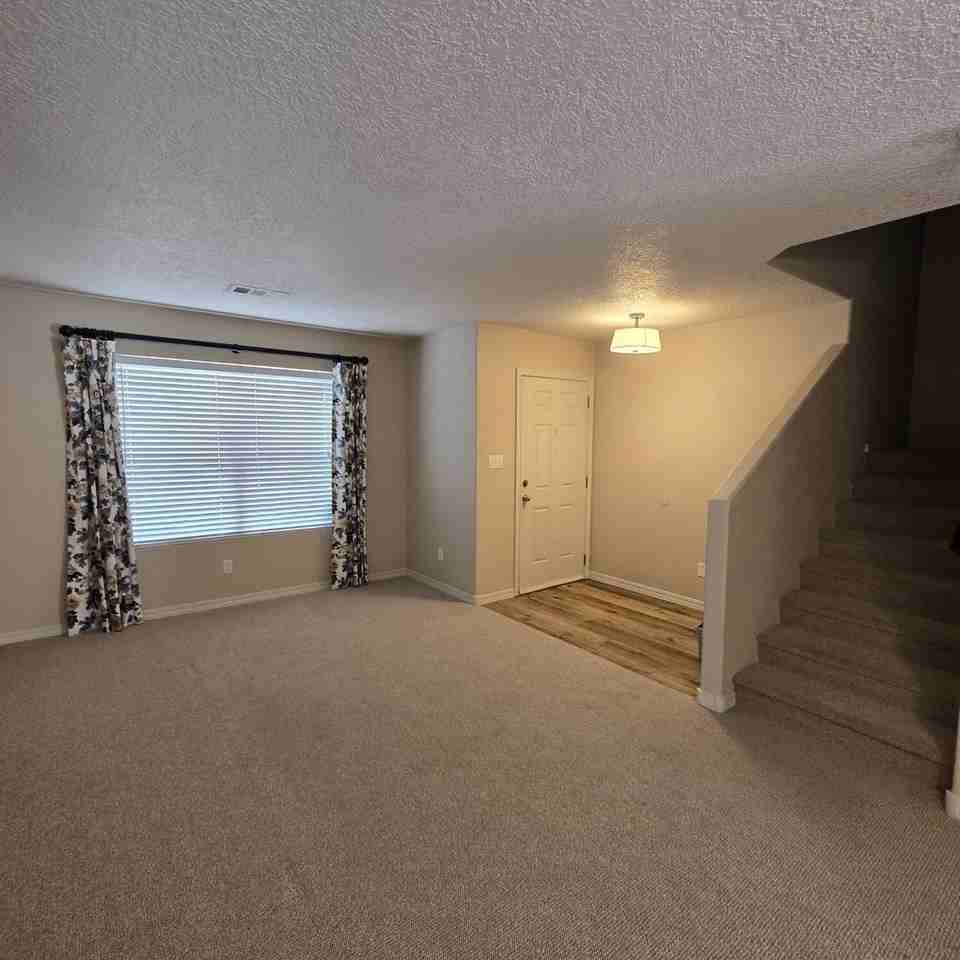 9101 Old Mill St Nw - Photo 5 of 35