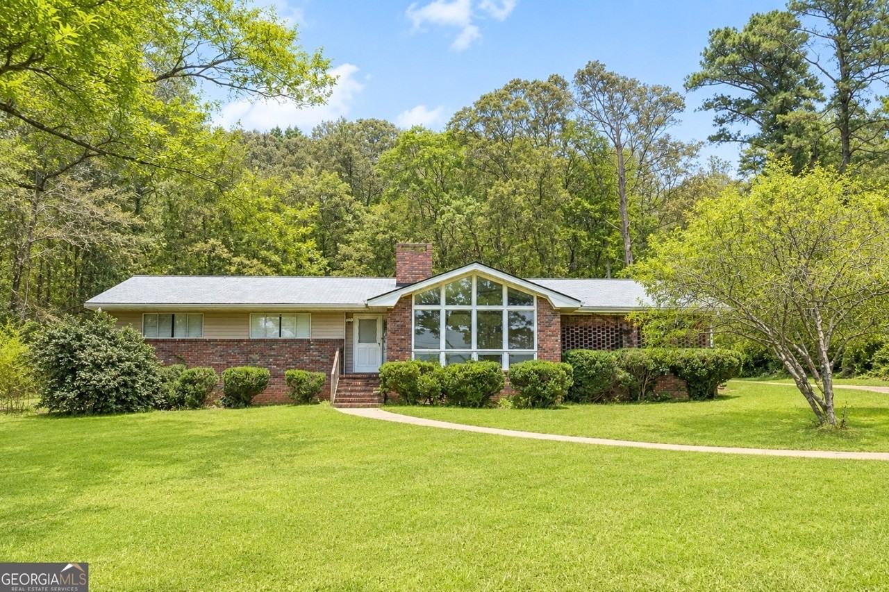 3605 Flat Shoals Rd - Photo 2 of 36