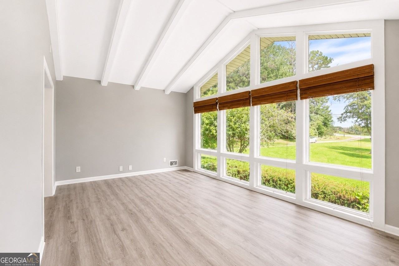 3605 Flat Shoals Rd - Photo 4 of 36