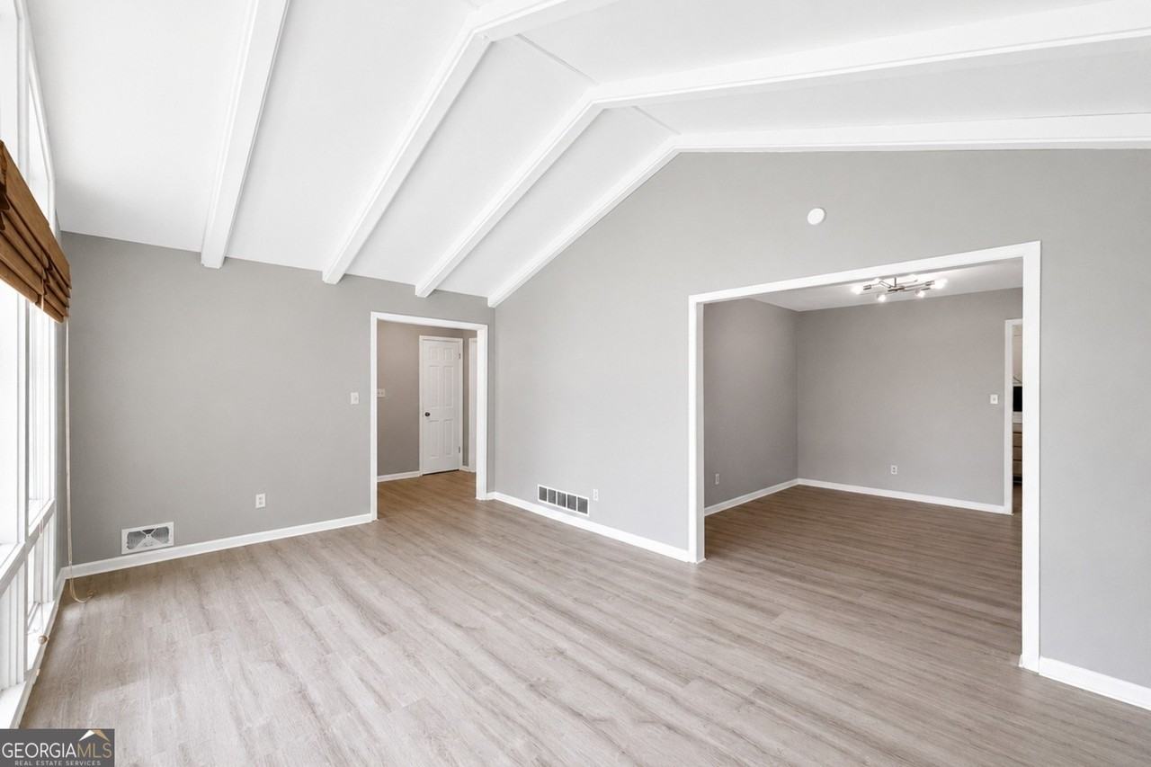3605 Flat Shoals Rd - Photo 5 of 36