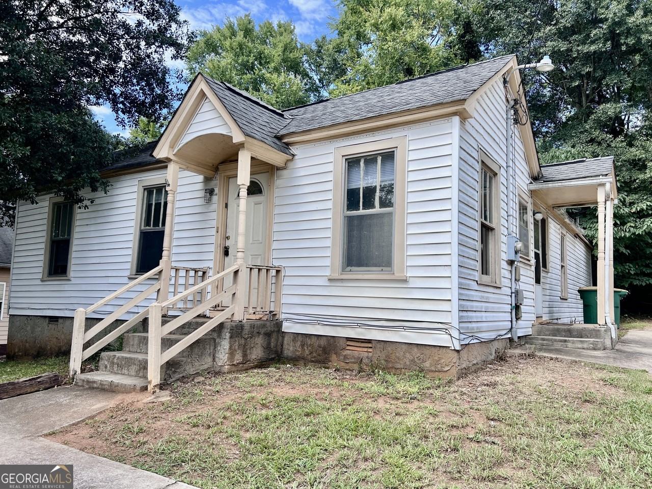 145 Herring St - Photo 2 of 21